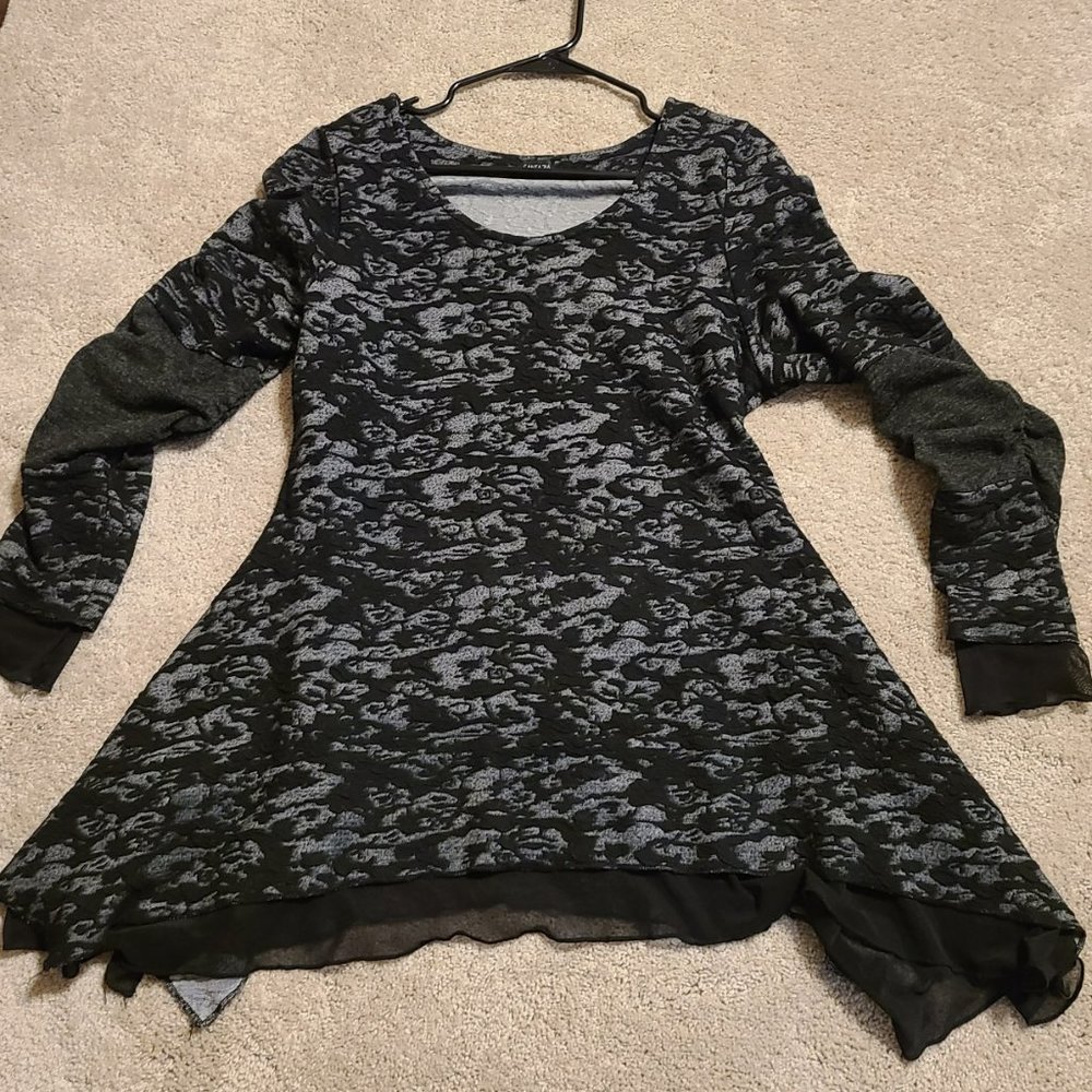Fantazia Women’s A-line Long-sleeve Shirt – Size M